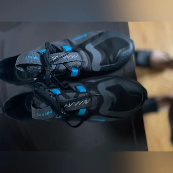 Air Max Infinity - Picture 2 of 2